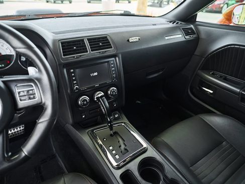 Used 2014 Dodge Challenger R/T RWD image 27