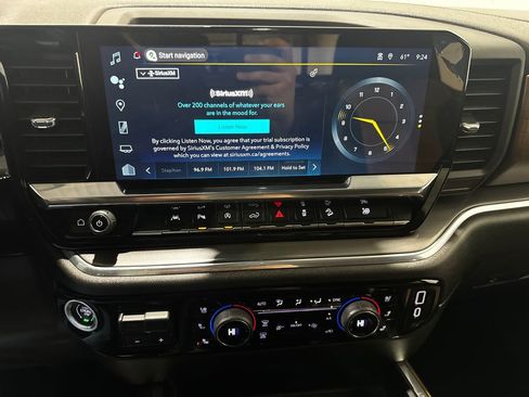 Used 2023 Chevrolet Silverado 1500 High Country w/ Technology Package image 12