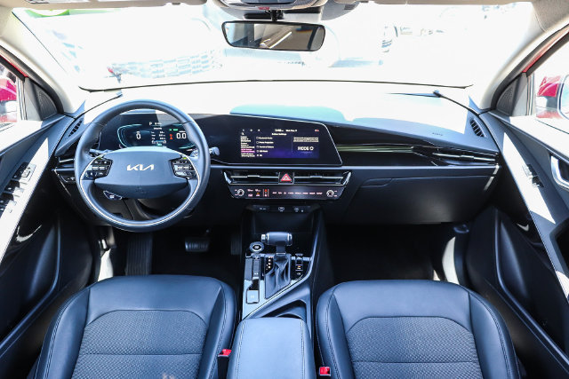 Certified 2025 Kia Niro EX FWD image 13
