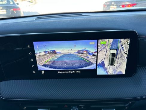 New 2025 Nissan Kicks SR image 29