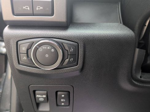 Used 2020 Ford F150 XLT w/ Equipment Group 302A Luxury AWD/4WD image 18