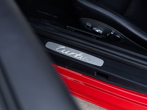 Used 2018 Porsche 911 Turbo image 28