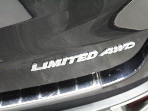 Used 2017 Toyota Highlander Limited Platinum image 34