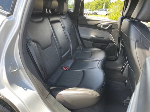Certified 2024 Jeep Compass Latitude AWD/4WD image 42