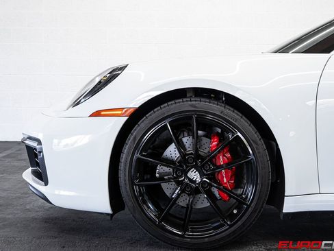 Used 2022 Porsche 911 Carrera image 14