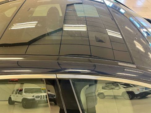 Used 2017 Mercedes-Benz C 300 4MATIC Sedan w/ Premium 3 Package image 9