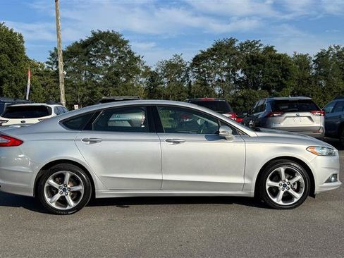 Used 2016 Ford Fusion SE AWD/4WD image 4