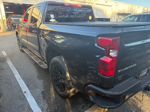 Used 2022 Chevrolet Silverado 1500 Custom image 6