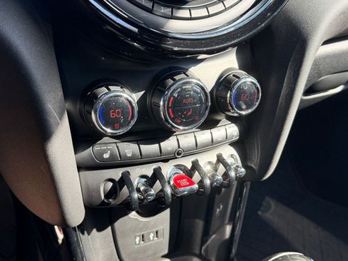 Used 2020 MINI Cooper S image 17