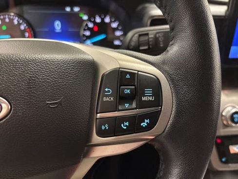 Used 2023 Ford Explorer XLT w/ Equipment Group 202A AWD/4WD image 17