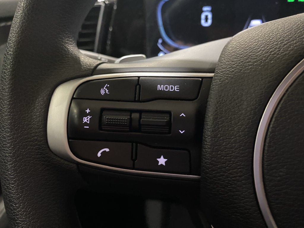 Used 2025 Kia Sportage LX FWD image 10