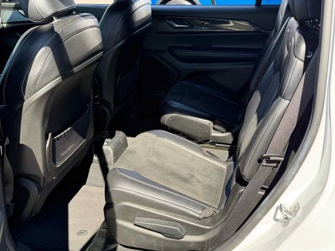 Used 2023 Jeep Grand Cherokee L Laredo RWD image 25
