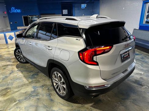 Used 2019 GMC Terrain SLT image 3
