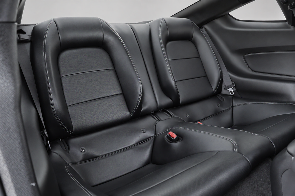 Used 2015 Ford Mustang Premium RWD image 14
