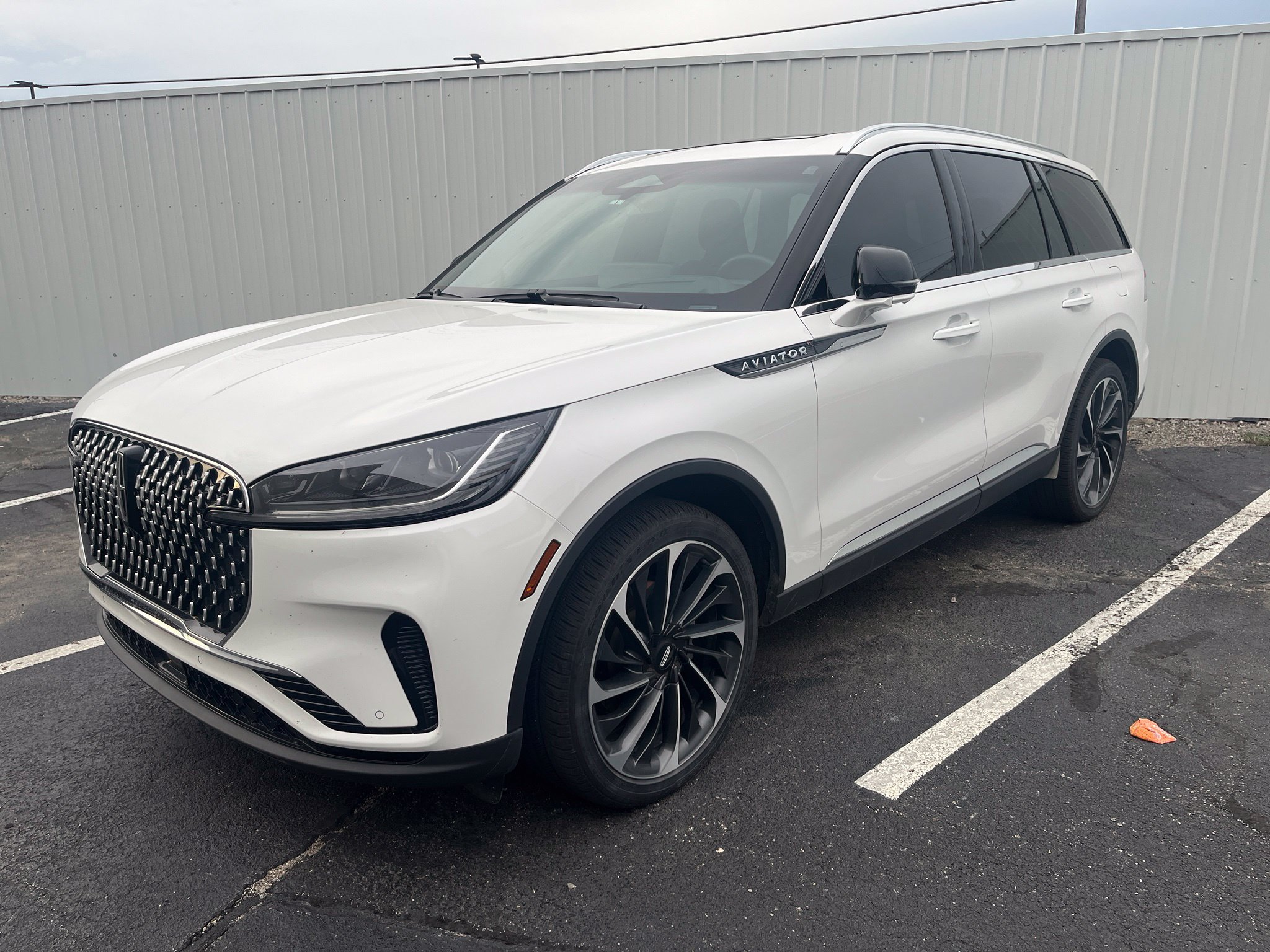 Certified 2025 Lincoln Aviator Reserve w/ Equipment Group 201A AWD/4WD image 3