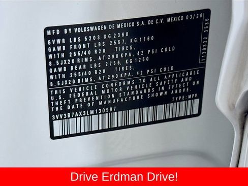Used 2020 Volkswagen Tiguan SE R-Line FWD image 32