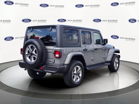 Used 2021 Jeep Wrangler Unlimited Sahara w/ Cold Weather Group AWD/4WD image 5
