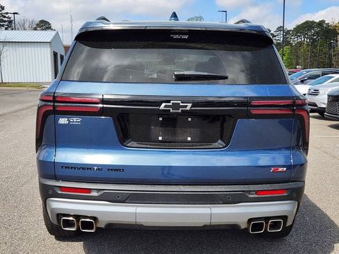 Used 2025 Chevrolet Traverse Z71 w/ Driver Confidence Package image 4