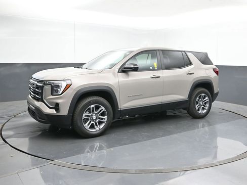 Used 2025 GMC Terrain Elevation image 2