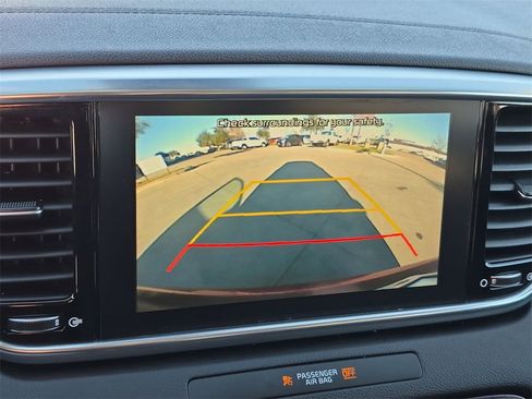 Used 2022 Kia Sportage EX image 17