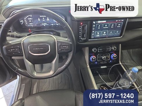 Used 2022 GMC Yukon Denali w/ Advanced Technology Package image 9