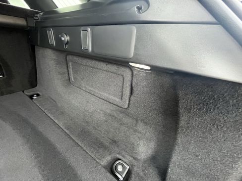 Certified 2025 Land Rover Range Rover Velar Dynamic HSE image 37