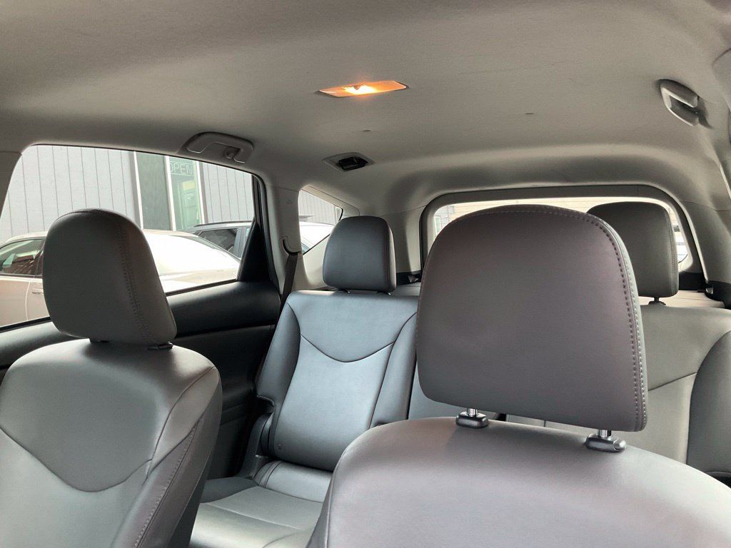 Used 2012 Toyota Prius V Five FWD image 18