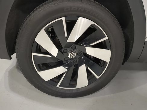 Used 2024 Volkswagen Atlas Cross Sport SEL AWD/4WD image 6
