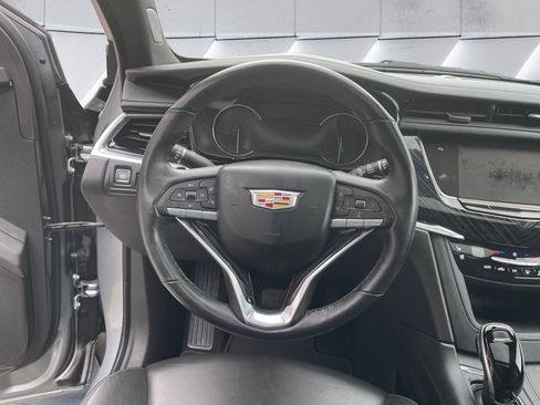 Certified 2025 Cadillac XT6 Premium Luxury AWD/4WD image 13