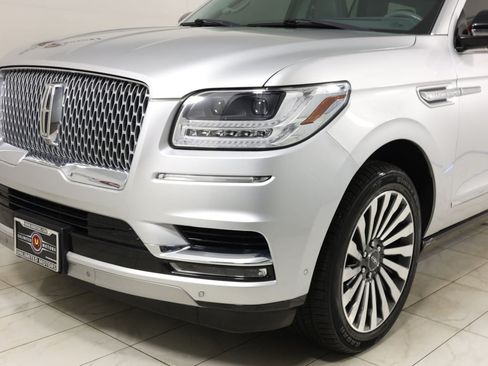 Used 2018 Lincoln Navigator Reserve w/ Technology Package AWD/4WD image 53