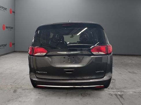 Used 2019 Chrysler Pacifica Limited w/ Tire & Wheel Group FWD image 23