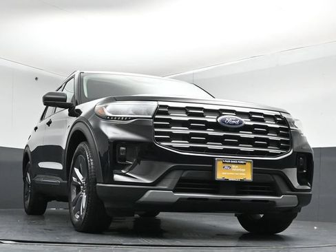 Certified 2025 Ford Explorer Active w/ Active Comfort Package AWD/4WD image 39
