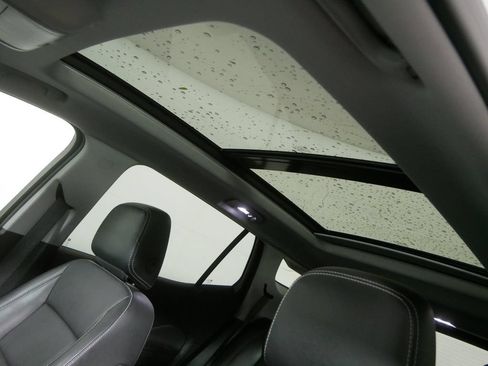 Used 2023 GMC Terrain SLT w/ Tech Package AWD/4WD image 13