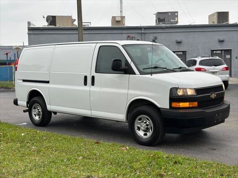 Used 2021 Chevrolet Express 2500 w/ Driver Convenience Package image 11