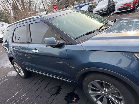 Used 2018 Ford Explorer Limited image 2