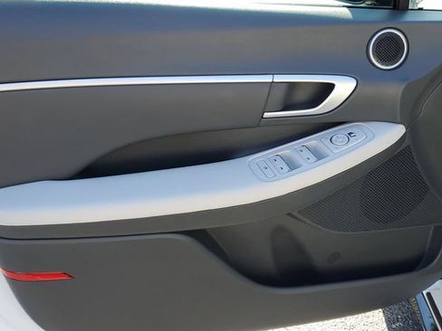 Certified 2025 Hyundai Sonata SEL FWD image 9