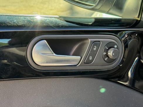 Used 2012 Volkswagen Beetle Launch Edition FWD image 19