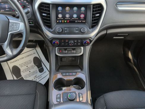 Used 2023 GMC Acadia SLE image 19