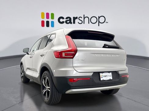 Used 2025 Volvo XC40 B5 Core AWD/4WD image 3
