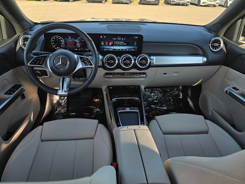 Used 2025 Mercedes-Benz GLB 250 4MATIC image 20