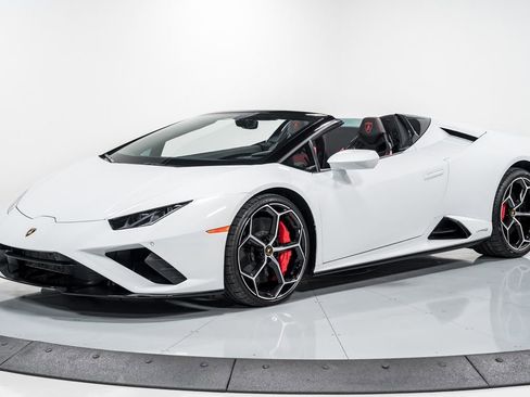 Used 2022 Lamborghini Huracan EVO RWD image 7