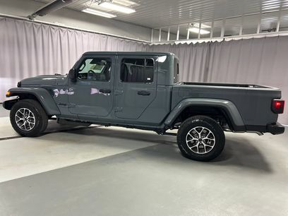 New 2026 Jeep Gladiator Sport