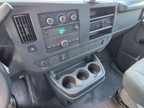 Used 2013 Chevrolet Express 3500 Extended RWD image 5