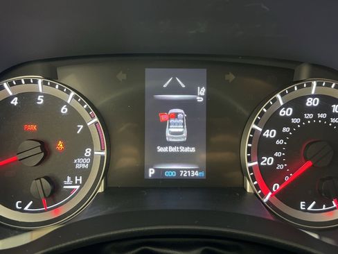 Used 2022 Toyota Highlander LE image 17