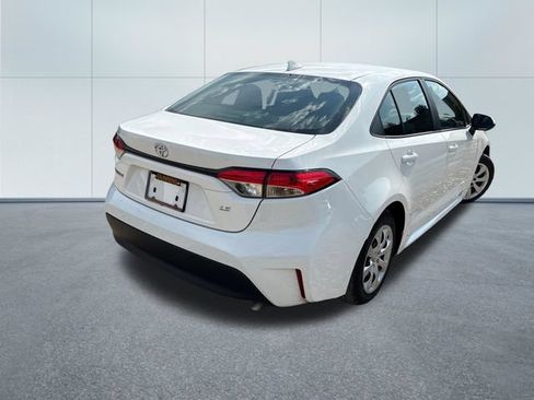 Used 2025 Toyota Corolla LE FWD image 4