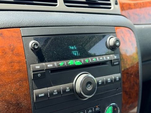 Used 2008 Chevrolet Avalanche LT w/ Convenience Package #1 AWD/4WD image 13