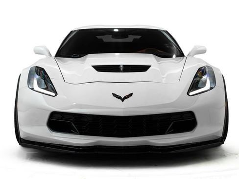 Used 2015 Chevrolet Corvette Z06 w/ 3LZ Preferred Equipment Group image 7