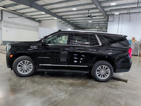 Used 2023 GMC Yukon SLT w/ SLT Premium Package AWD/4WD image 5
