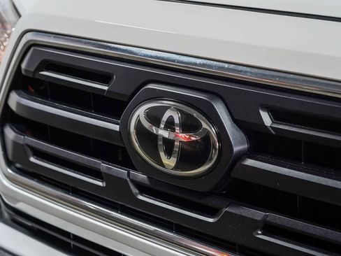 Certified 2019 Toyota Tacoma SR5 RWD image 9