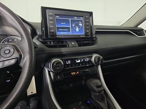 Used 2021 Toyota RAV4 LE AWD/4WD image 19
